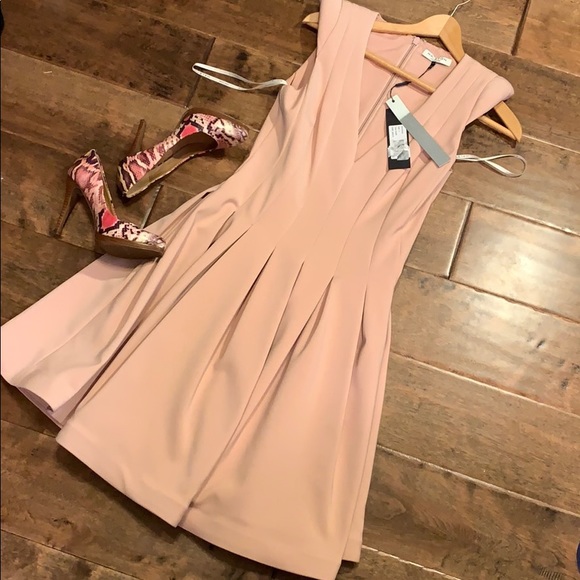 Halston Heritage Dresses & Skirts - New! NWT Stunning Halston Heritage